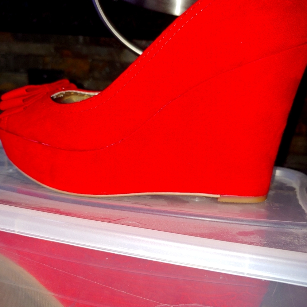 Red wedgs